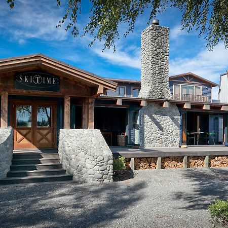 Ski Time Lodge Метвен Экстерьер фото